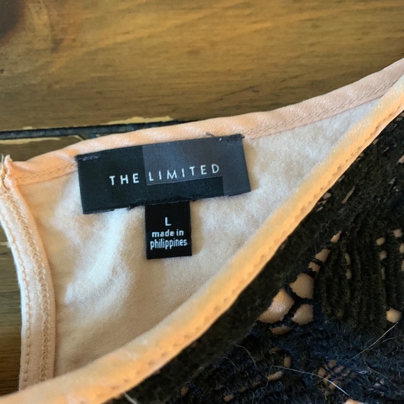 Limited cap sleeve blush blouse with black accent - Picture 2 of 5